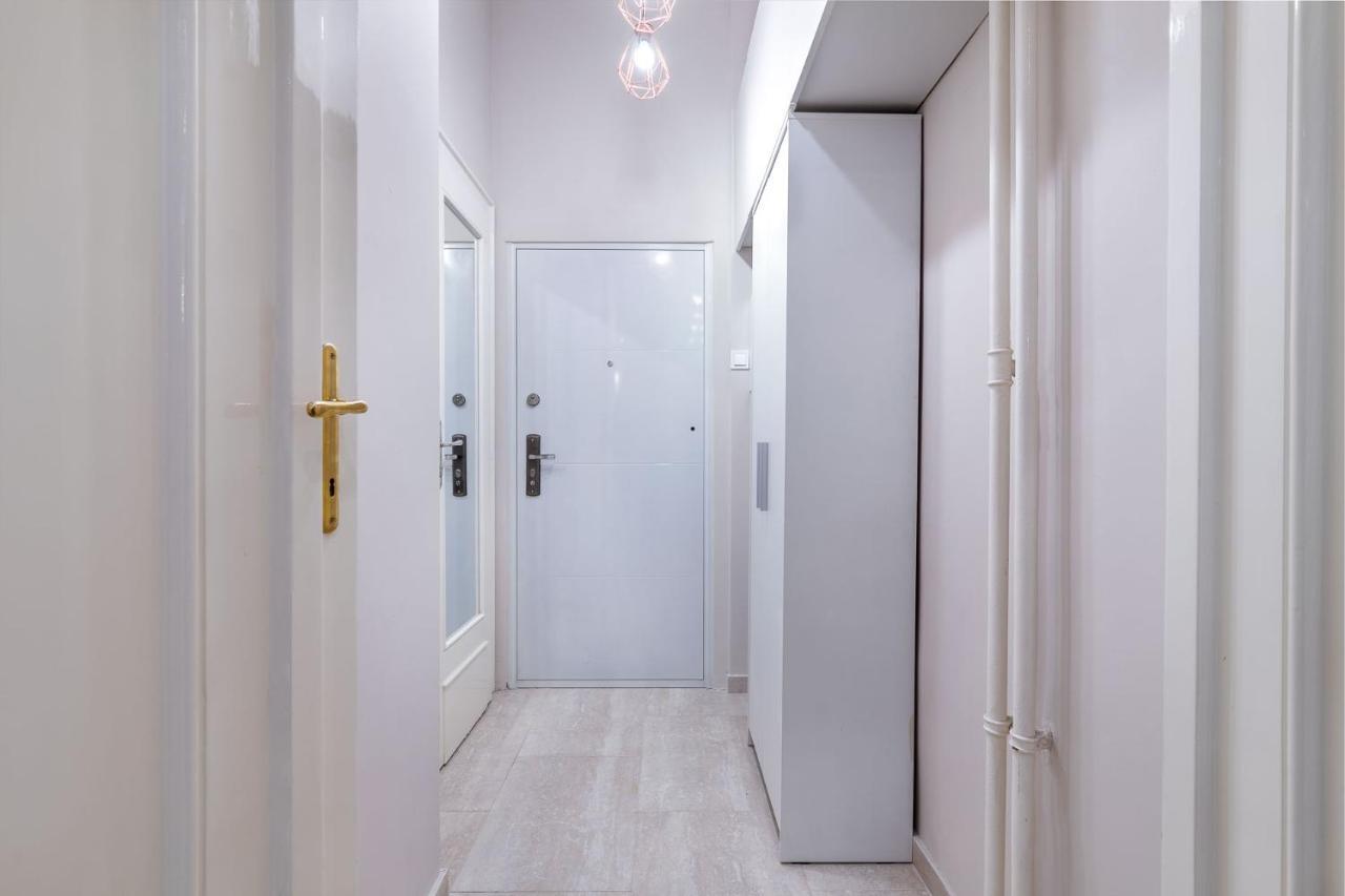 Economy Downtown Design Apartments - Free Parking - Balcony - Super Puplic Transport - Ac Budapeşte Dış mekan fotoğraf